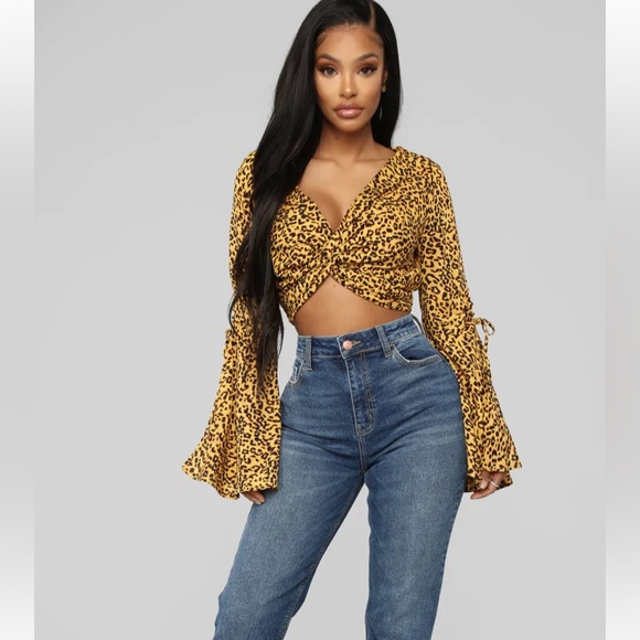 Fashion nova top 🖤 - Picture 1 of 10